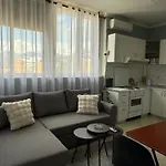 Mirela\'S Apartment City Center